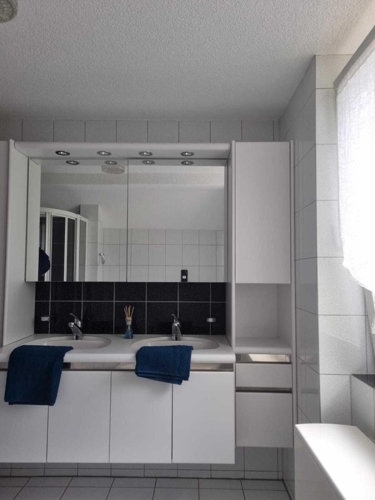 Hotel - Haus Biasca Гуртнеллен Номер фото